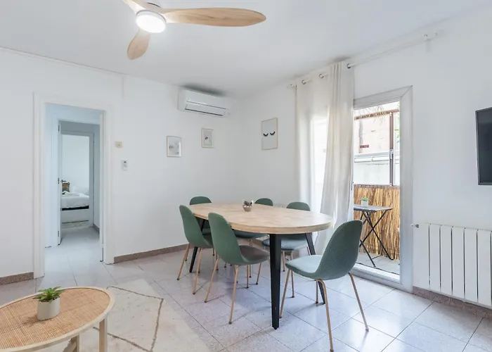 Feel Welcome Barcelona 10 * Cornella de Llobregat
